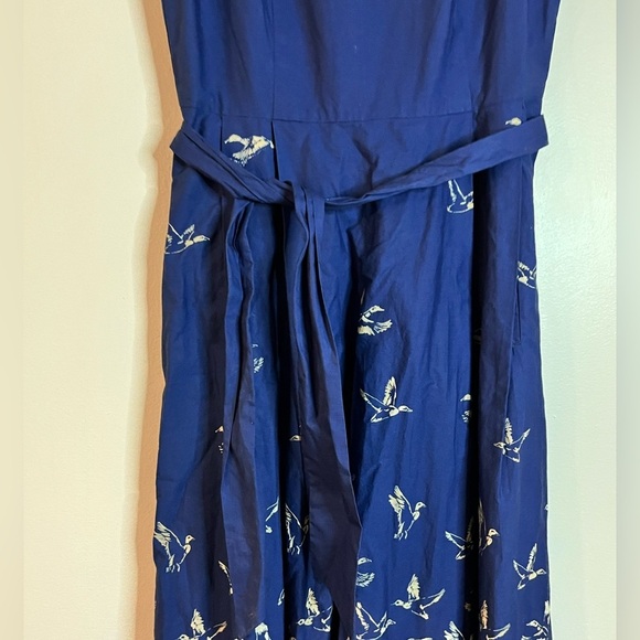 L.L. Bean Signature Blue Sleeveless Fit & Flare Midi Dress w/ Bird Print Size 0 - Picture 6 of 16